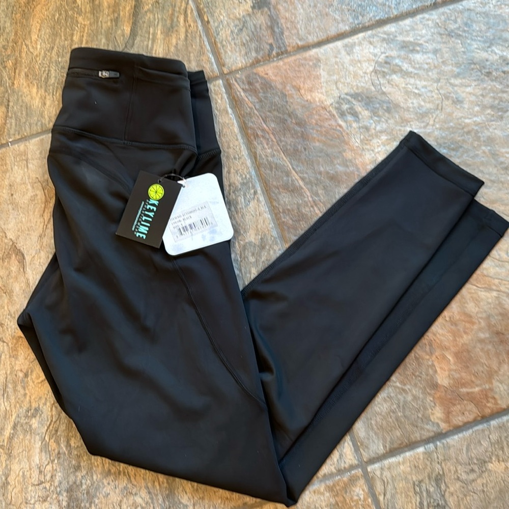 Keylime leggings with pockets brand new size small